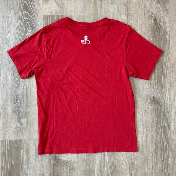 Vintage Red t-shirt graphic - Picture 3 of 4